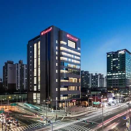 מלון Ramada By Wyndham Seoul Sindorim מראה חיצוני תמונה