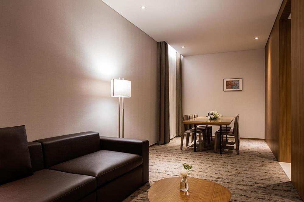מלון Ramada By Wyndham Seoul Sindorim מראה חיצוני תמונה
