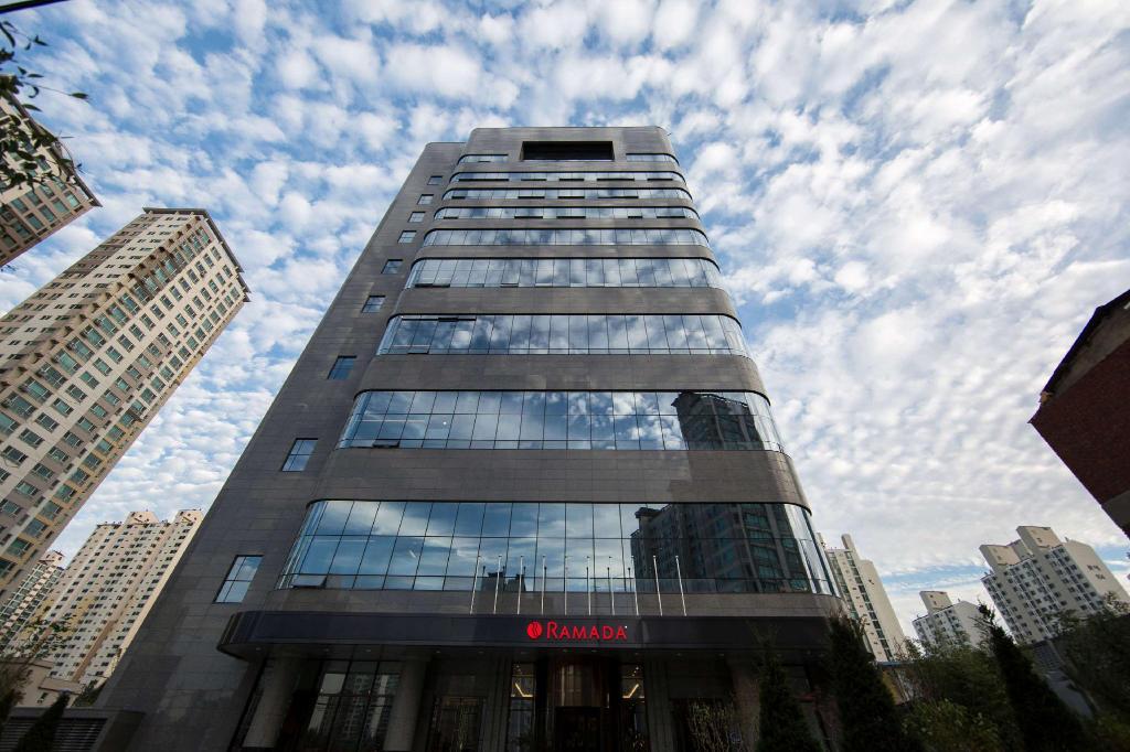 מלון Ramada By Wyndham Seoul Sindorim מראה חיצוני תמונה